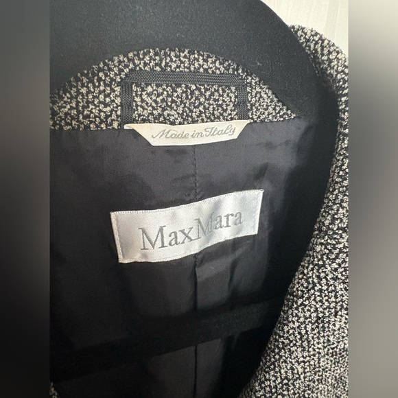MaxMara Tweed Virgin Wool Blazer | Italian Luxury | Size 6 - Picture 2 of 13